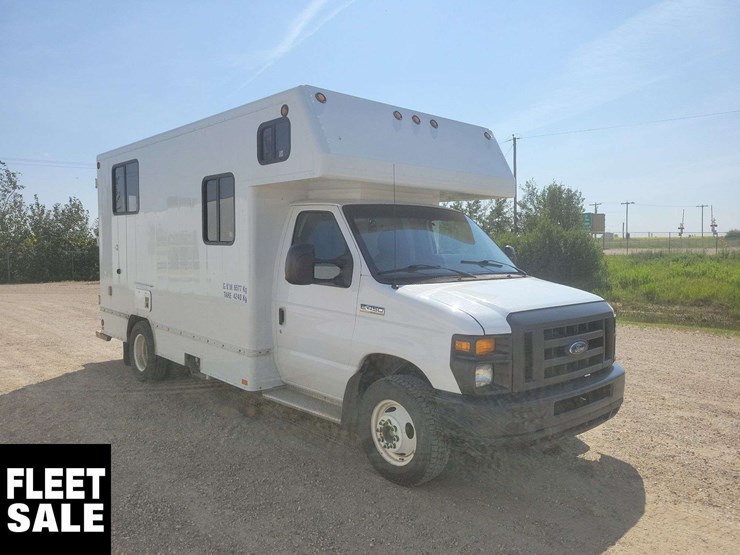 2011-ford-e450-image-2