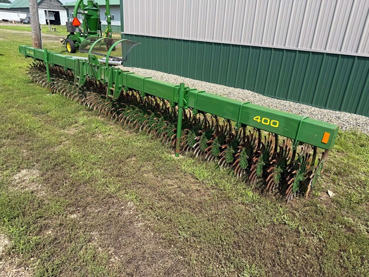 john-deere-400-image-2