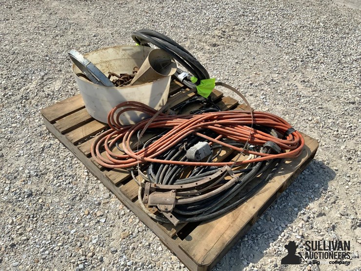 electric-cords,-steel-pins-&-gate-hinges-image-7