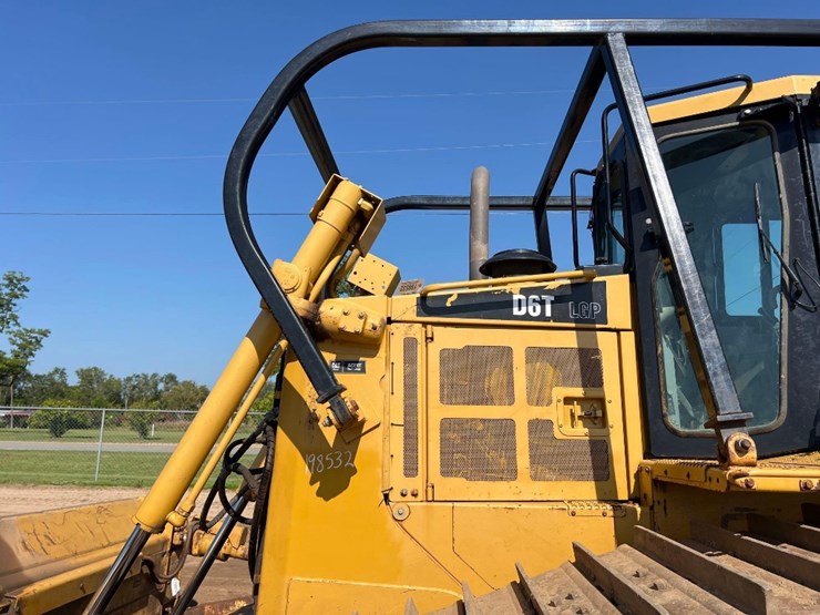 2008-caterpillar-d6t-lgp-image-30