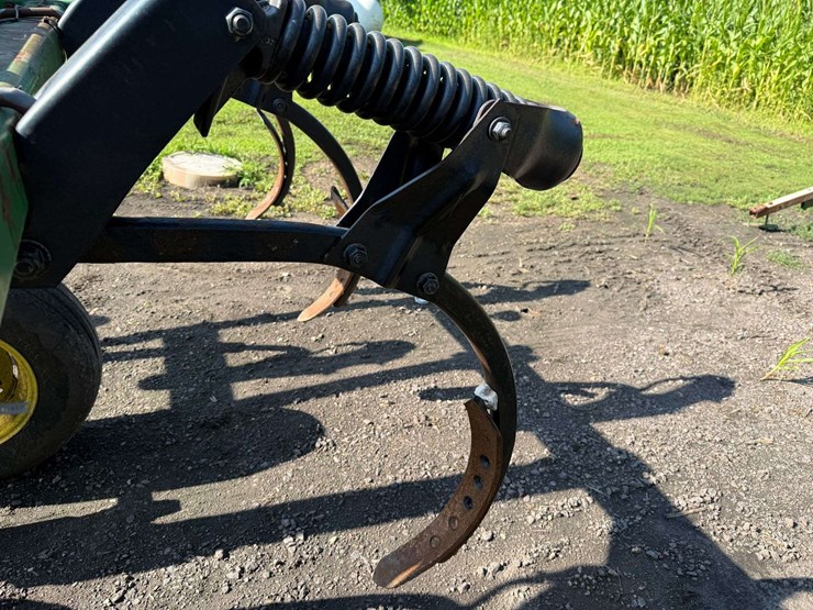 john-deere-680-image-29