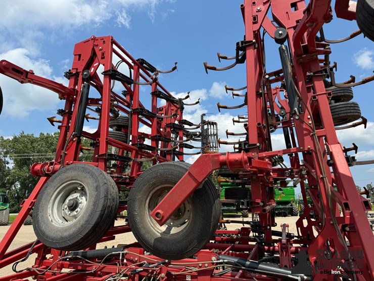 2017-case-ih-255-image-10