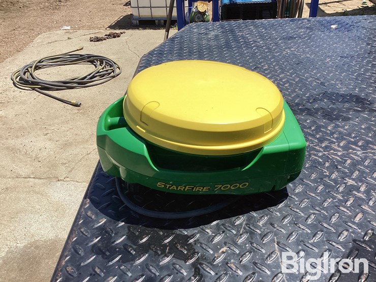 john-deere-starfire-7000-gps-receiver-image-8
