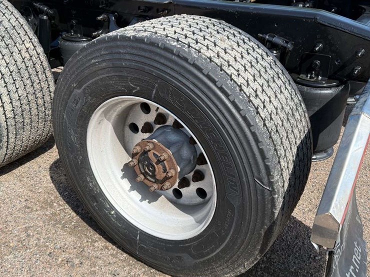 2020-ih-lt625-sleeper-semi,-435,369-miles-on-truck-(complete-overhaul-@-232,740-miles-with-paperwork-image-28