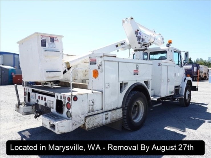 2003-freightliner-fl70-image-27