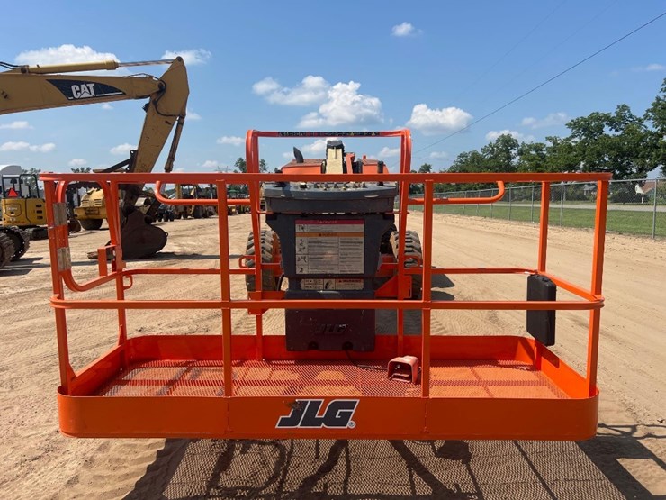 2008-jlg-600s-image-3