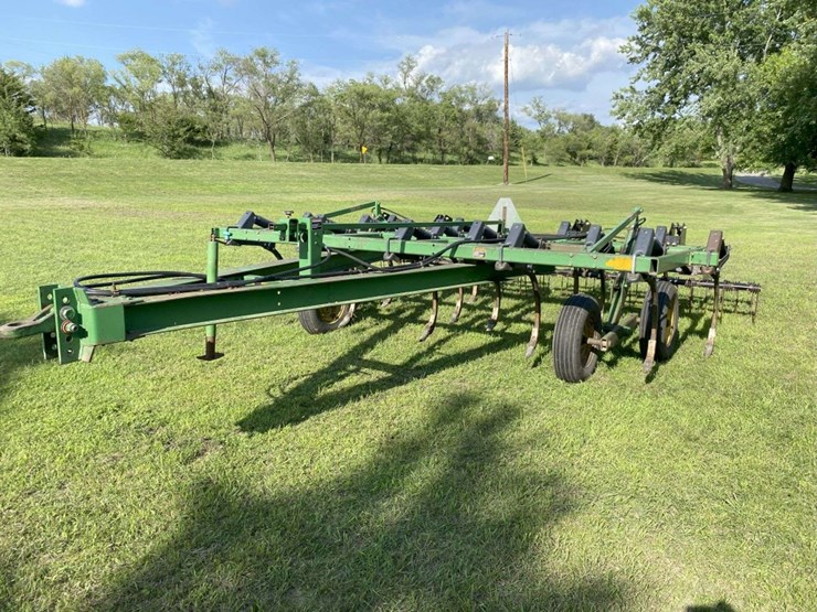 john-deere-610-image-1