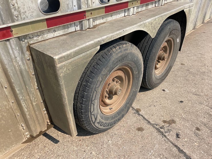 1997-wilson-livestock-trailer-image-24