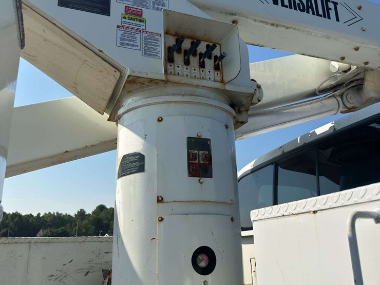 2000-ford-f-750-s/a-bucket-truck-with-versalift-boom-image-15