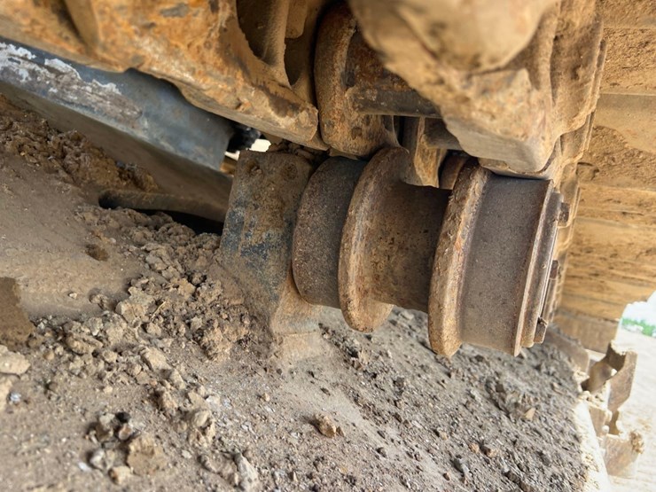 2013-komatsu-pc490-lc-10-image-32