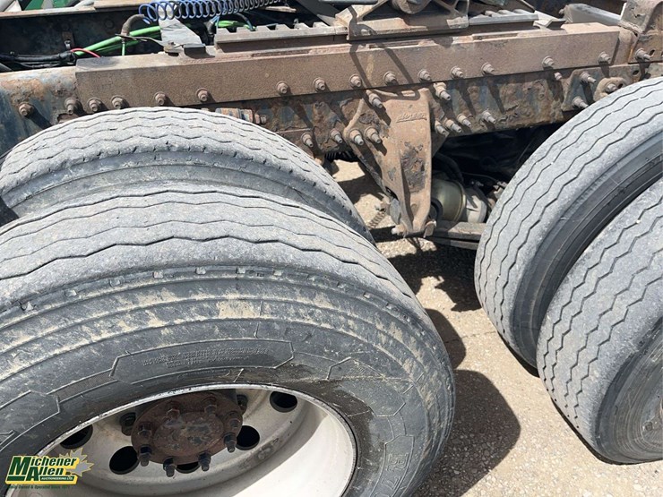 2017-western-star-5700xe-image-10