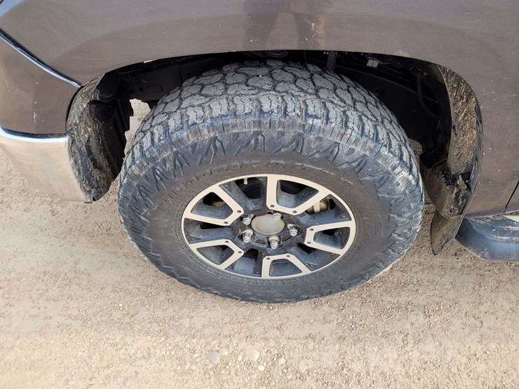 2019-toyota-tundra-sr5-image-16