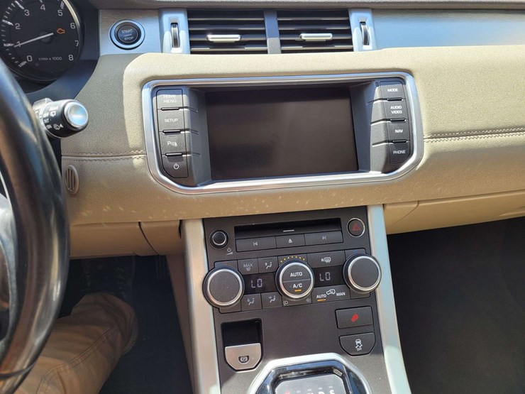 2013-land-rover-range-rover-image-12
