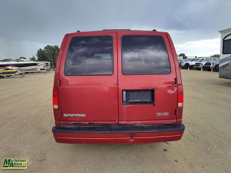 1998-gmc-safari-image-17