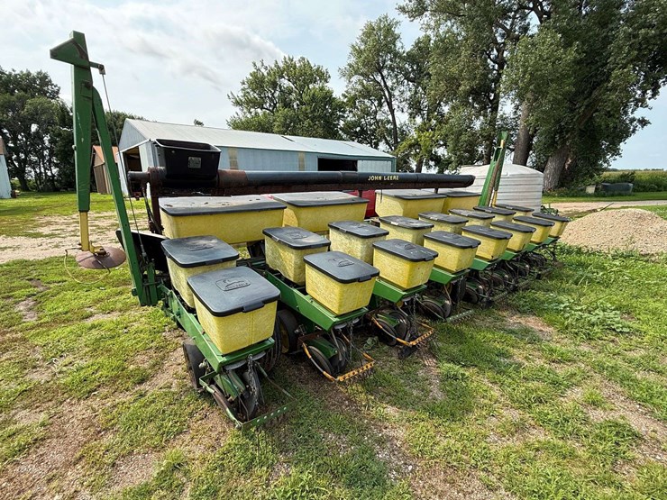 john-deere-7000-image-7