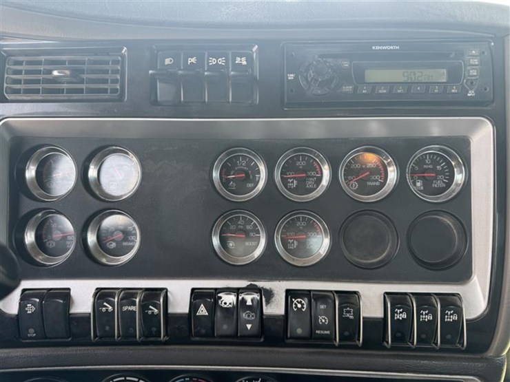2012-kenworth-w900-image-36