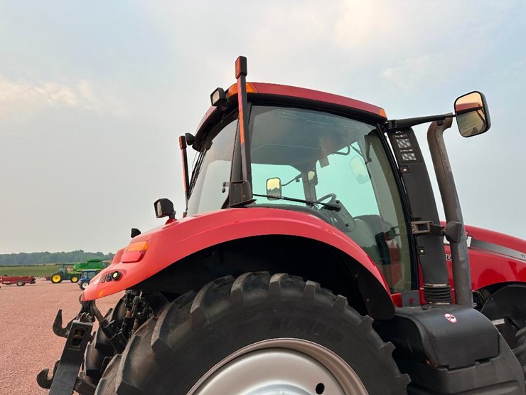 2012-case-ih-magnum-260-image-23