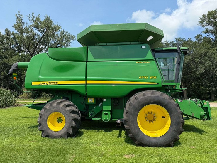 2007-john-deere-9770-sts-image-7