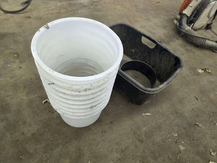 (9)-fish-hole-extenders-and-ice-catch-bucket,-buying-all-for-one-money-image-4