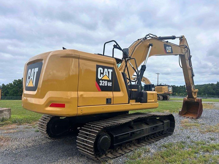 2018-caterpillar-320gc-image-5