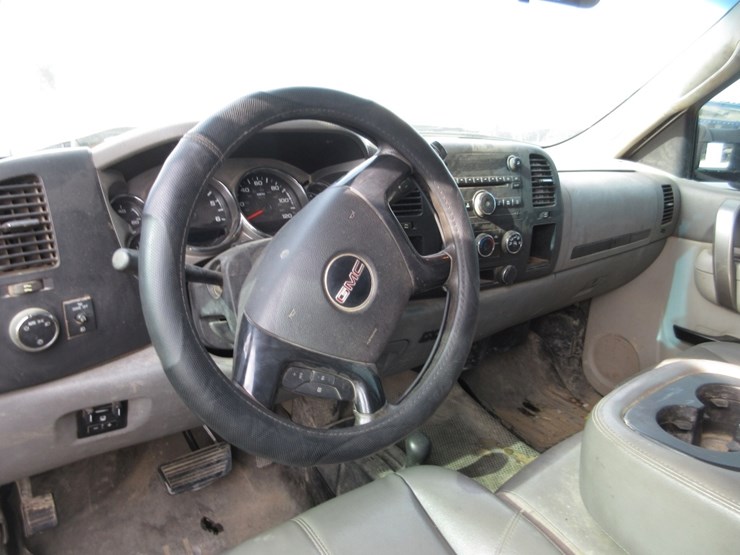 2013-gmc-3500-image-3