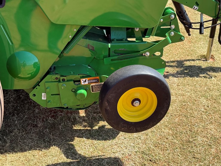 john-deere-560m-image-9