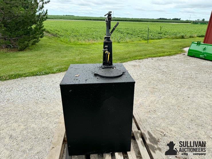 steel-bulk-oil-tank-w/-pump-image-2