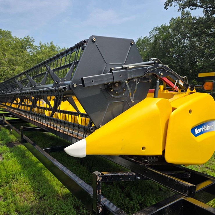 2011 NEW HOLLAND 35