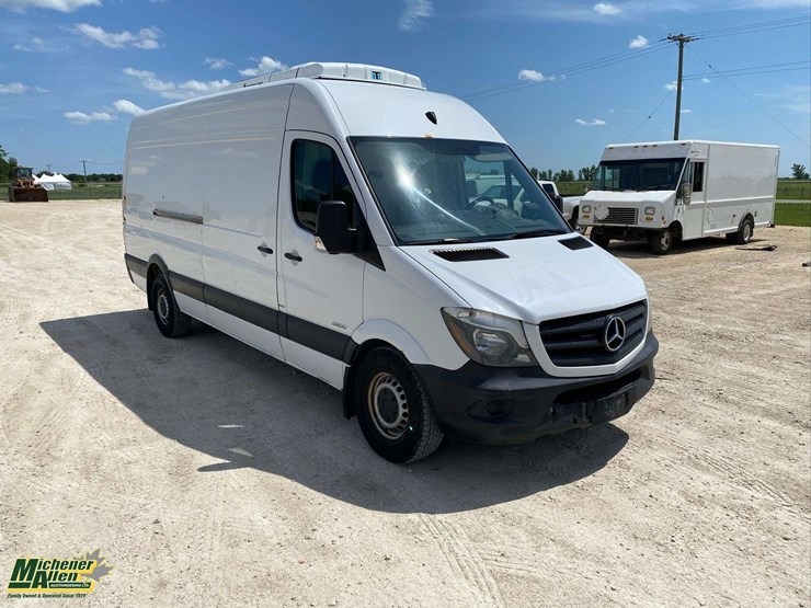 2016-mercedes-benz-sprinter-2500-image-4