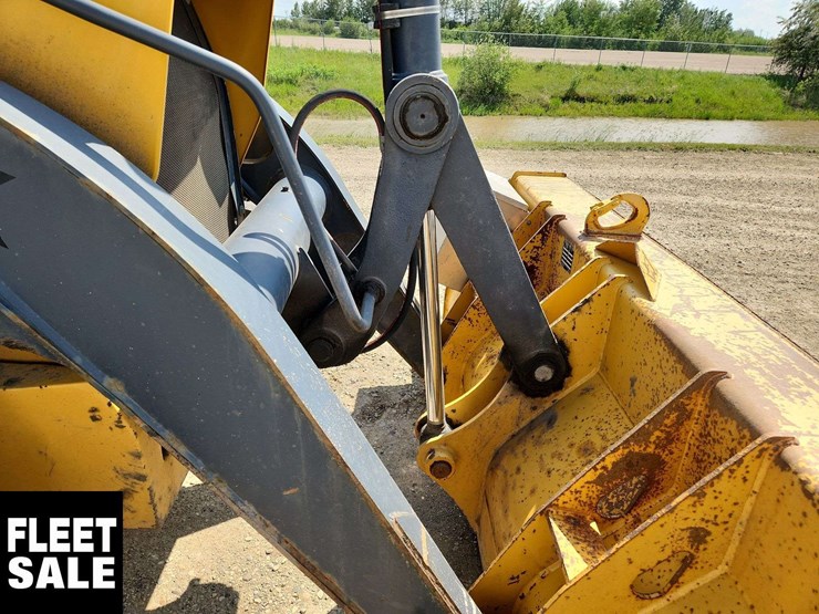 2014-deere-310sk-image-32