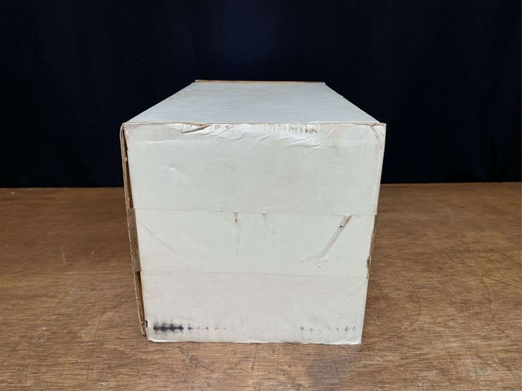 1/16-farmall-656-1996-ontario-nib-sm-image-18