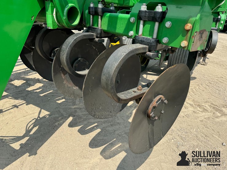 2017-john-deere-2730-image-14