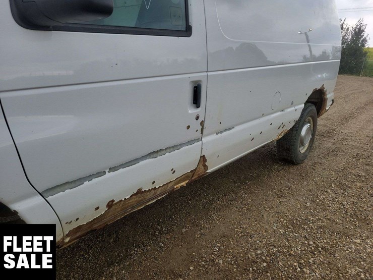 2005-ford-cargo-image-31