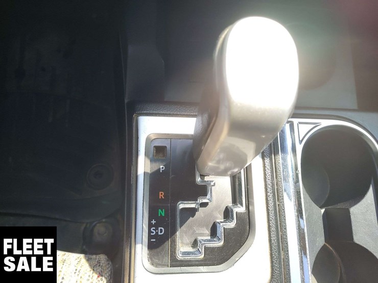 2016-toyota-tundra-image-12