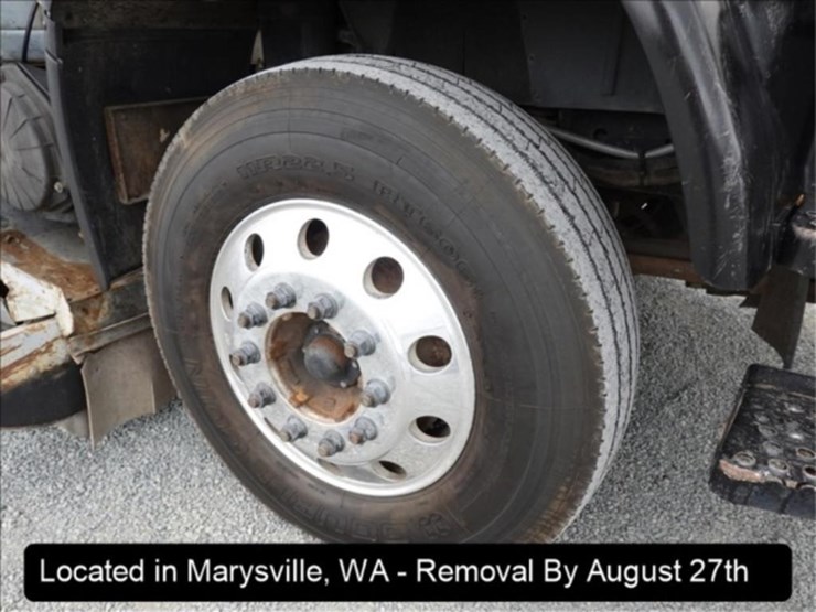 2002-gmc-t7500-image-24