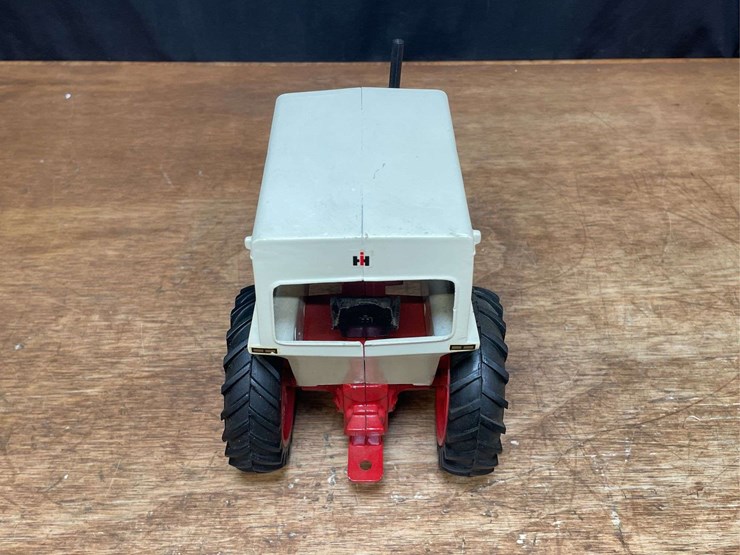 1/16-ih-966-ertl-image-5