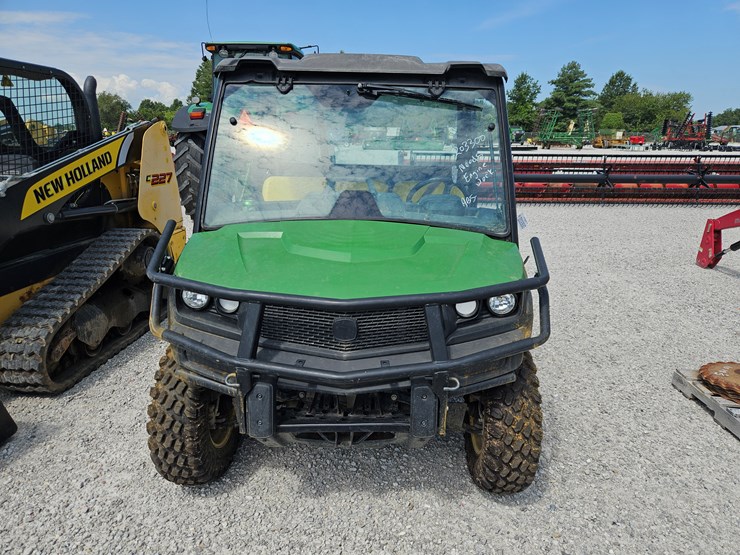 2019-john-deere-gator-image-2