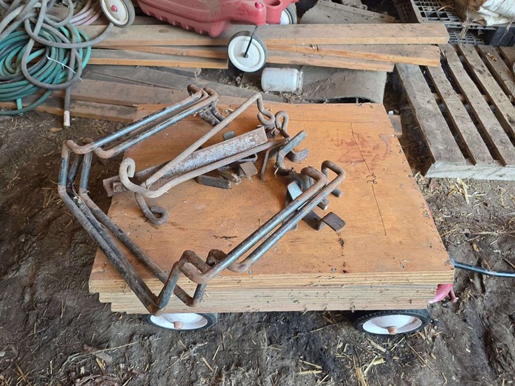 (6)-new-silage-doors-with-hardware-for-stave-silo,-buying-all-for-one-money-image-2