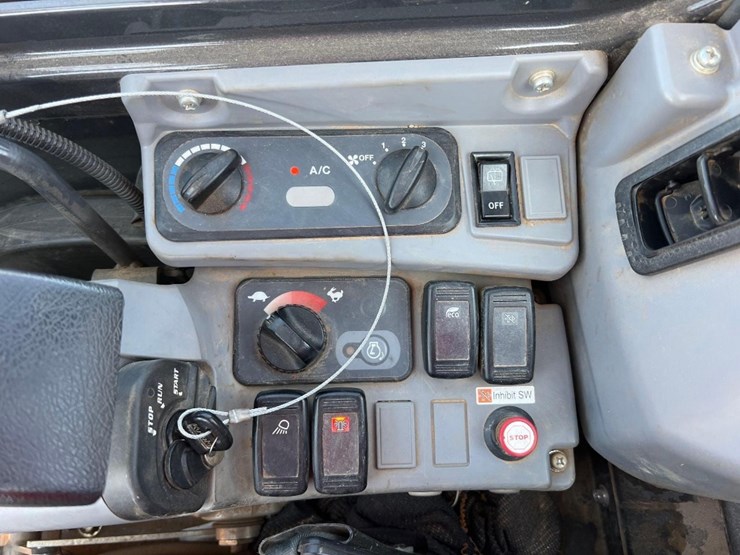 2022-kubota-kx040-4-image-34