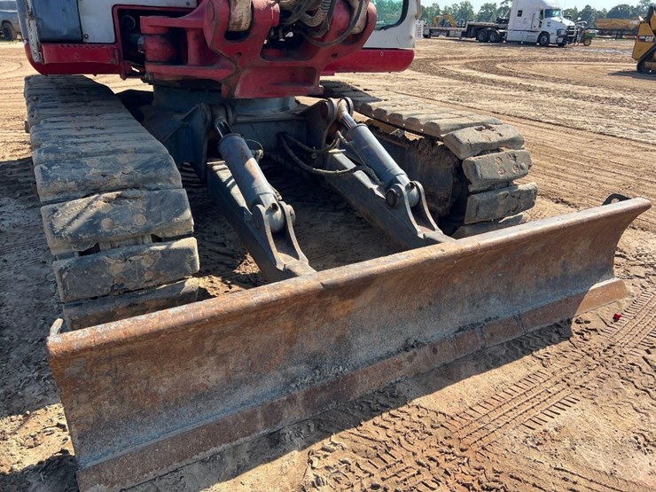 takeuchi-tb2150-image-25