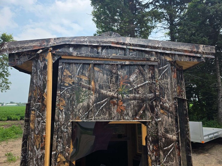 deer-stand-(tipped-in-storm,-see-photos),-insulated,-carpeted,-drop-down-windows,-approx-6’-x-6’,-bu-image-7