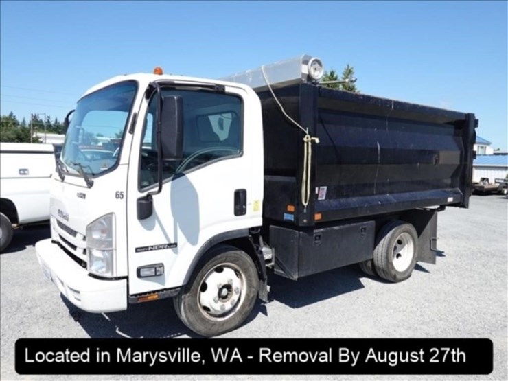 2020-isuzu-npr-hd-image-1