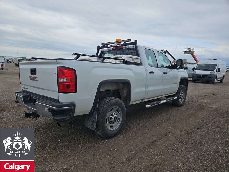2017-gmc-sierra-2500hd-image-3