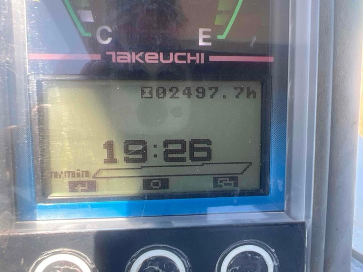takeuchi-tb235-2-image-28