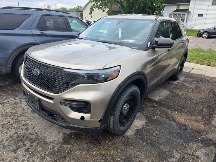 2021-ford-explorer-image-1