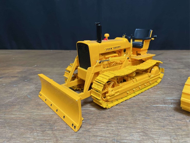 (2)-1/16-john-deere-1010-+-430-crawlers-ertl-image-4