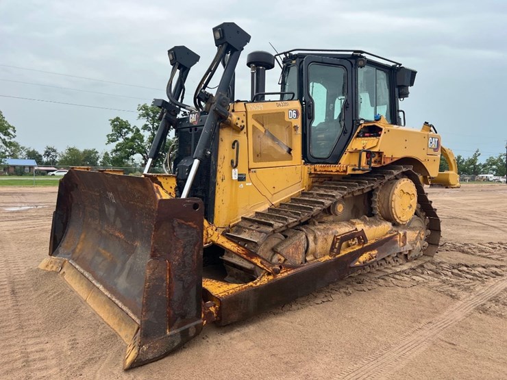 2019-caterpillar-d6-image-8