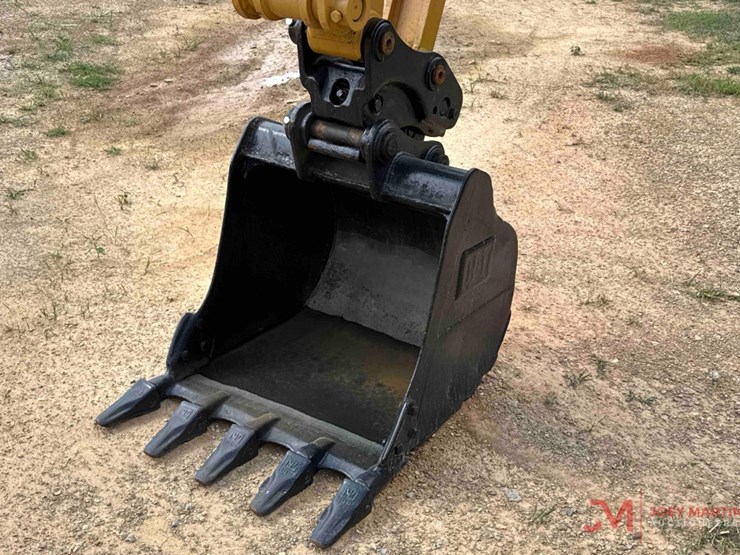 2021-caterpillar-305.5-image-26