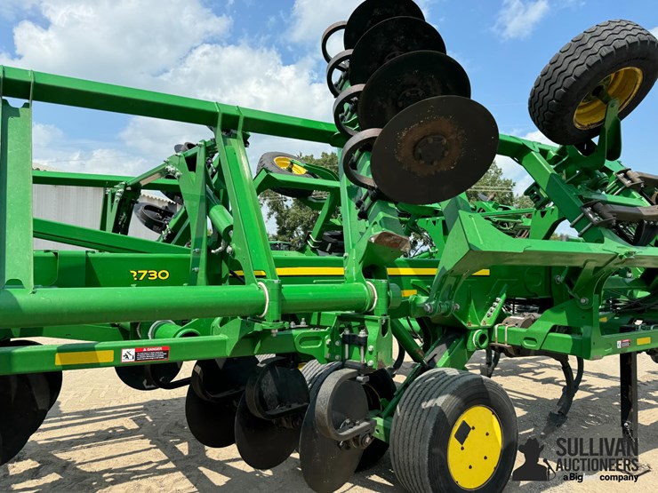 2017-john-deere-2730-image-16