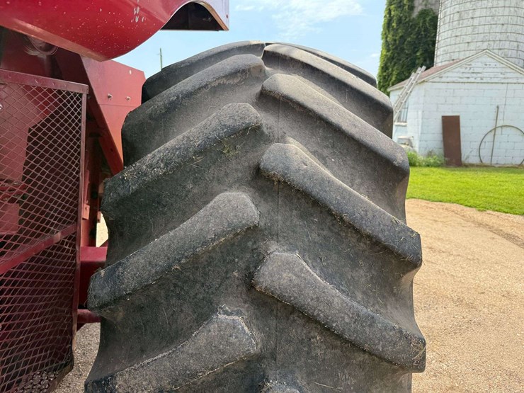 1990-case-ih-1680-image-37